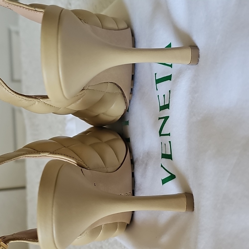 Bottega Veneta Beige Quilted Slingback Heels, Size 36.5/US 6.5 - Picture 4 of 6